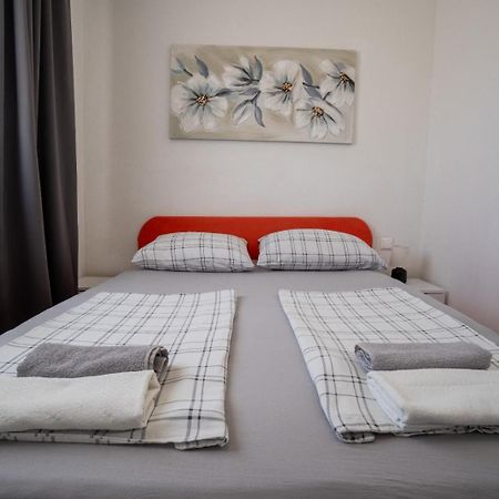 Apartments Pavic Vir Exterior photo