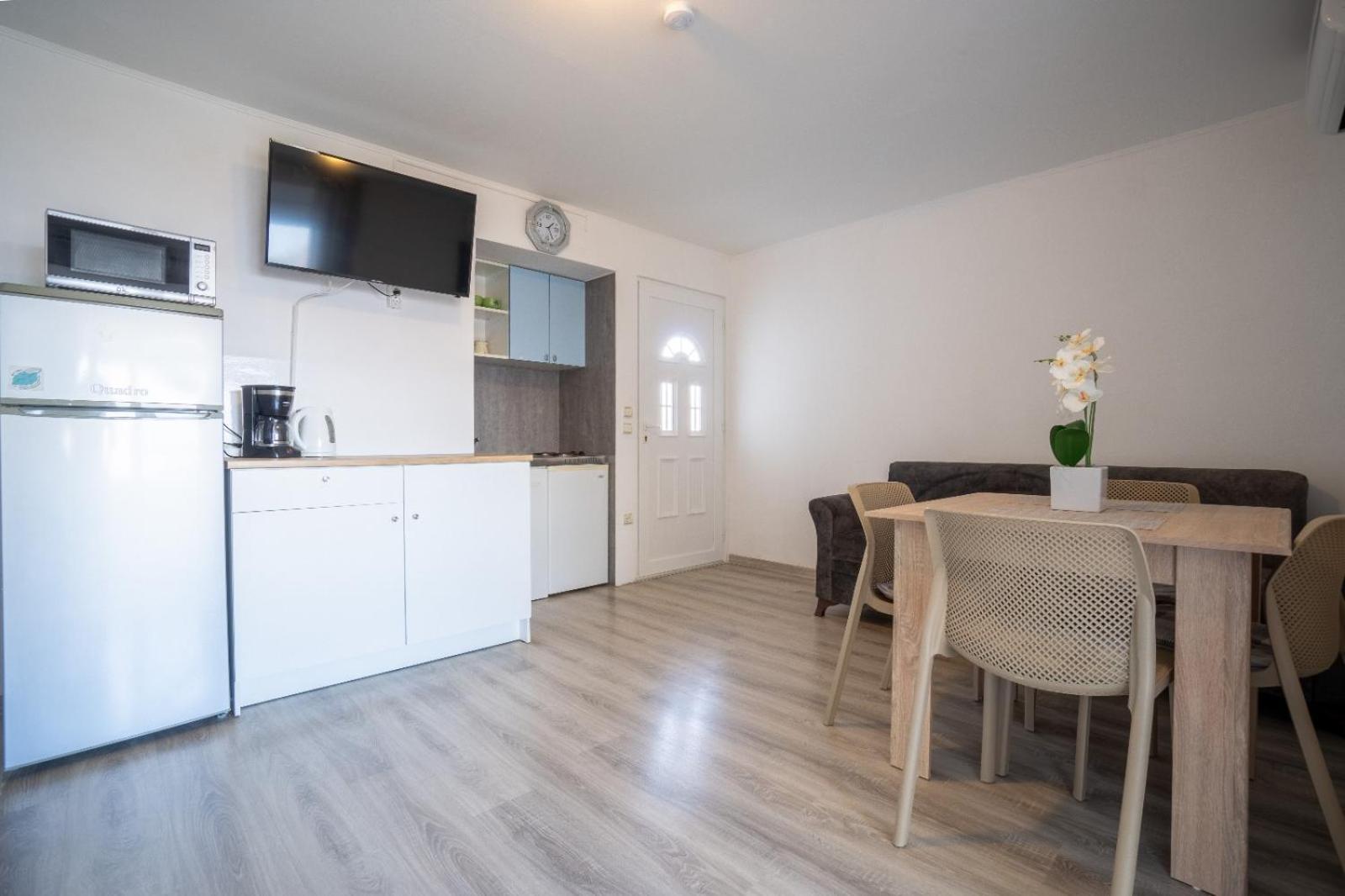 Apartments Pavic Vir Exterior photo